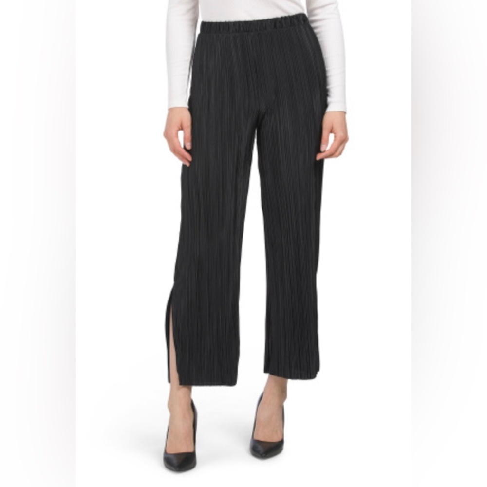 🏷️ Black Plisse Pants